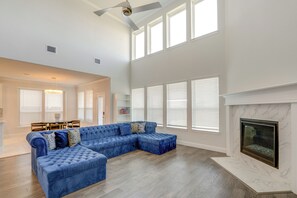 House (5 Bedrooms) | Interior - Near PGA Frisco District & The Star! High-end Home (Frisco)