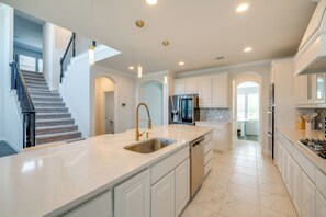 House (5 Bedrooms) | Interior - Near PGA Frisco District & The Star! High-end Home (Frisco)