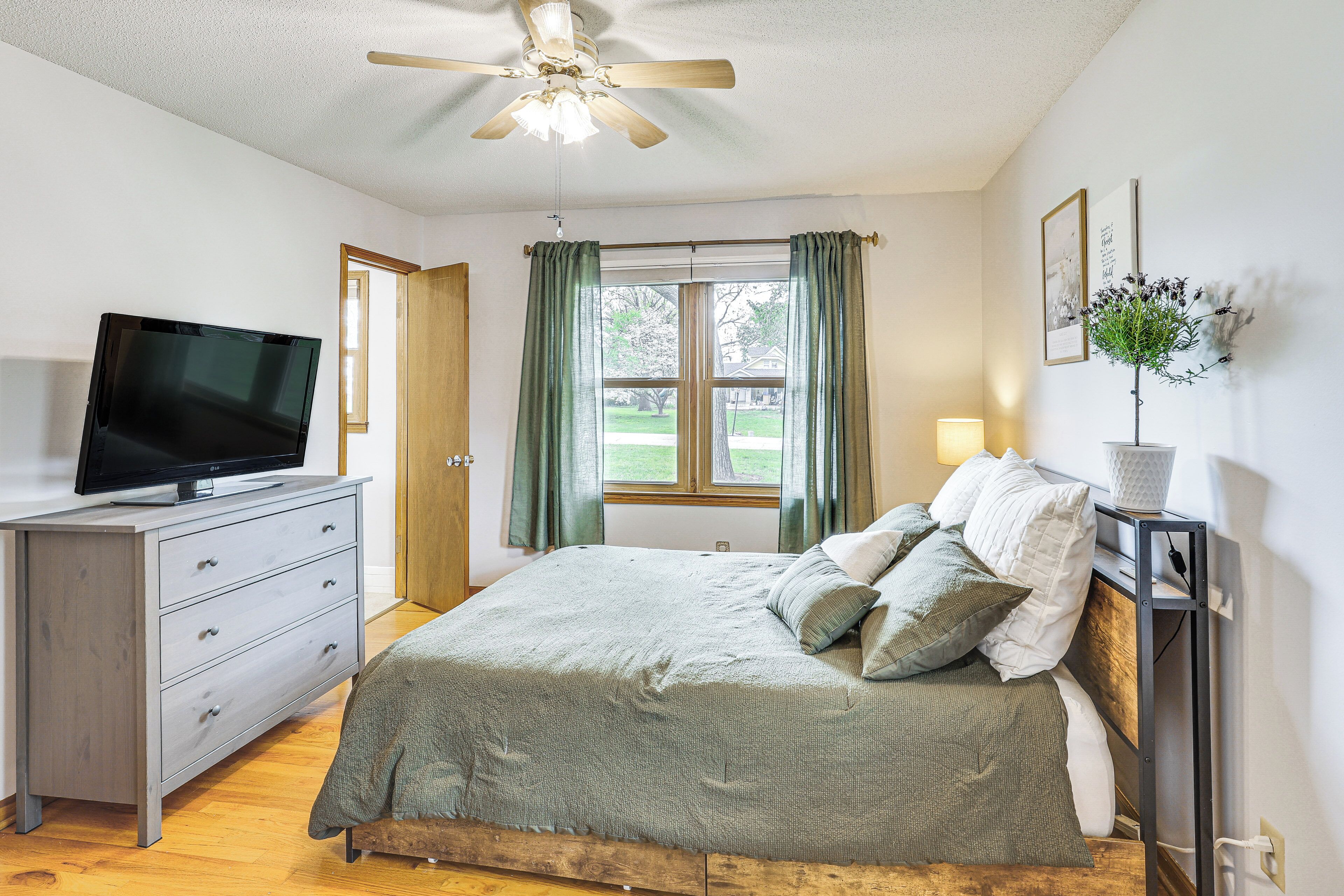 House (3 Bedrooms) | Interior