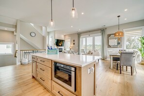 Interior - Luxe 2-home Combo in Carolina Beach: Walk to Water (Carolina Beach)
