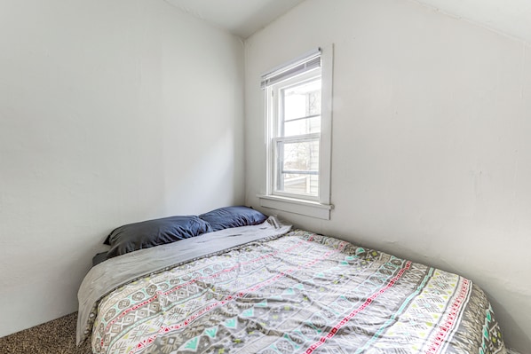 Interior - 1 Mi to Erie Canalway Trail! Condo w/ Grill (Little Falls)