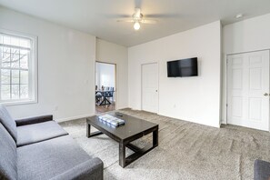Interior - 1 Mi to Erie Canalway Trail! Condo w/ Grill (Little Falls)