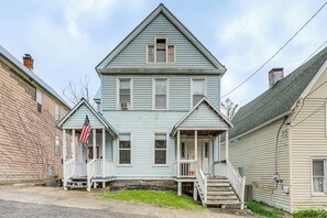 Interior - 1 Mi to Erie Canalway Trail! Condo w/ Grill (Little Falls)