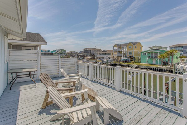 Steps To Shore! Canal-front Escape In Holden Beach - Holden Beach, NC