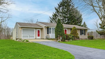 House (3 Bedrooms) | Front of property