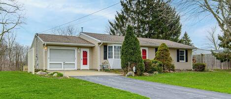 House (3 Bedrooms) | Front of property