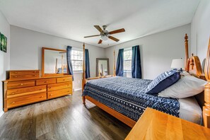 House (3 Bedrooms) | Interior - Gotl & Spire Academy: Ashtabula Escape! (Ashtabula)