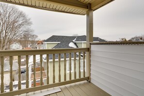 Interior - 3 Mi to Blue Hills: Cozy Dual-unit Retreat (Milton)