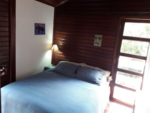 5 bedrooms, internet, bed sheets