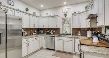 Boho Home w/ Deck & Yard in Republic, Pets Welcome