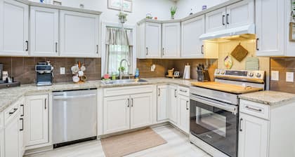 Boho Home w/ Deck & Yard in Republic, Pets Welcome