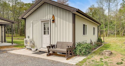 Woodsy + Secluded! Amish Country Retreat in Hartly