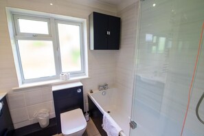 Towels - Yew 2 Bungalow, Parkdean Resorts - Camber Sands (Camber)