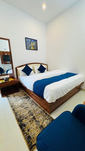 Hotel Shri Hari And Restaurant