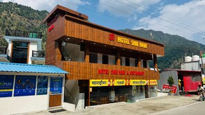 Exterior - Hotel Shri Hari And Restaurant (Badalpur)