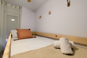 3 habitaciones y tabla de planchar con plancha 