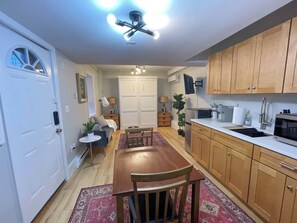 Interior - Renovated Studio, near hospitals, MBTA (Brookline)