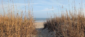 HAZENS HAVEN 6BR HEATED POOL & HOT TUB CLOSE TO BEACH PERFECT 4 FAMILY GROUP