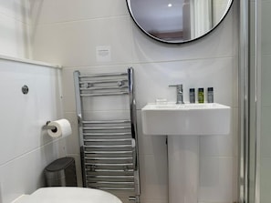 Bathroom - The Applewood Regency (NOTTINGHAMSHIRE)