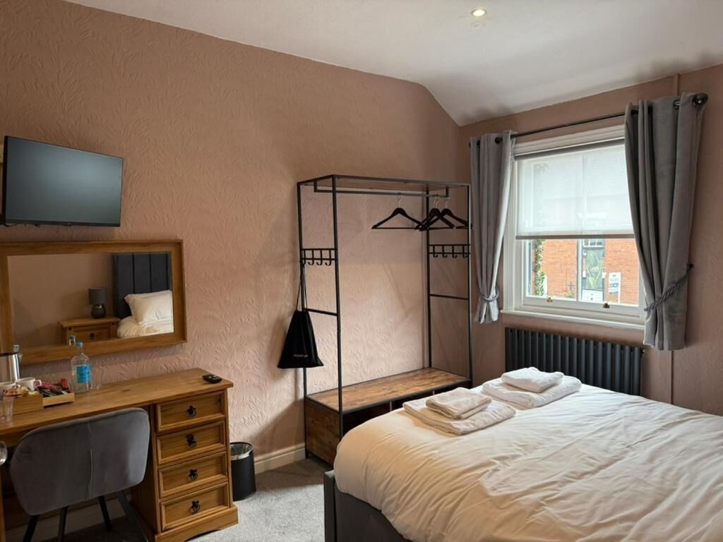 Iron/ironing board, free WiFi