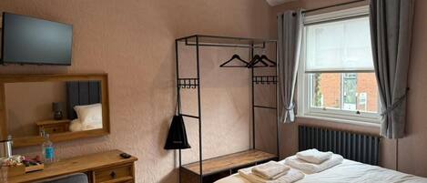Standard Double Room, 1 Queen Bed | Iron/ironing board, WiFi (free)