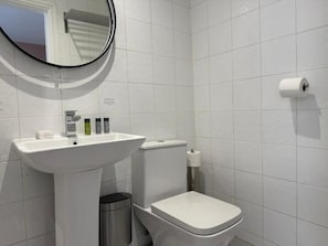 Double Room, 1 Double Bed | Bathroom