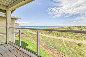 Property grounds - 935 - Beach Days are the Best Days (Westport)