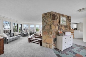 Lobby - Above It All in the Poconos, for slow mornings, firelit nights, no distractions. (Lake Harmony)