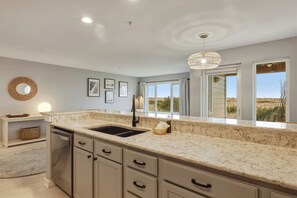 Interior - 213 - Deepwater Digs the Go-To OceanFront Escape (Westport)