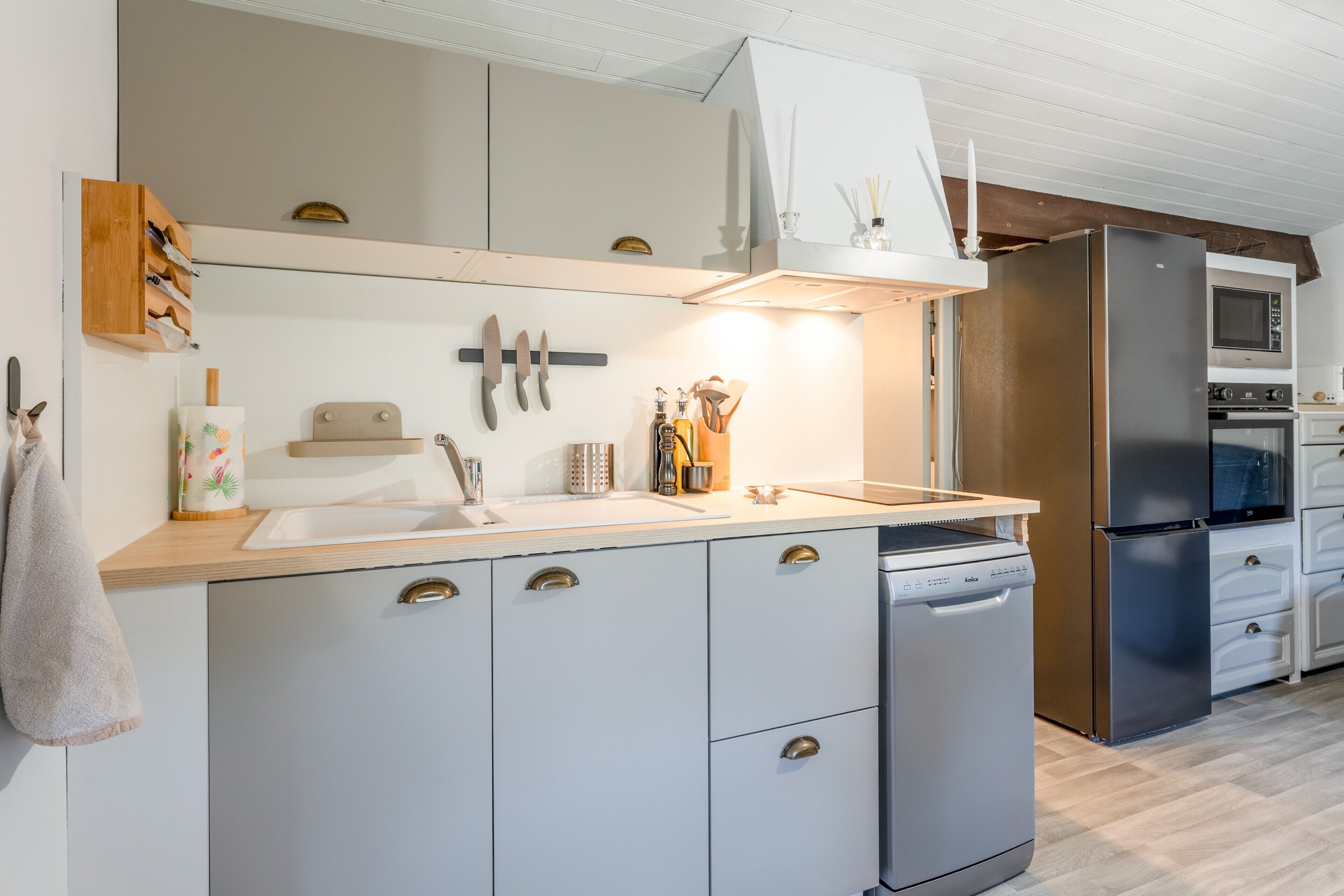 Refrigerador, microondas, horno, placa de cocina