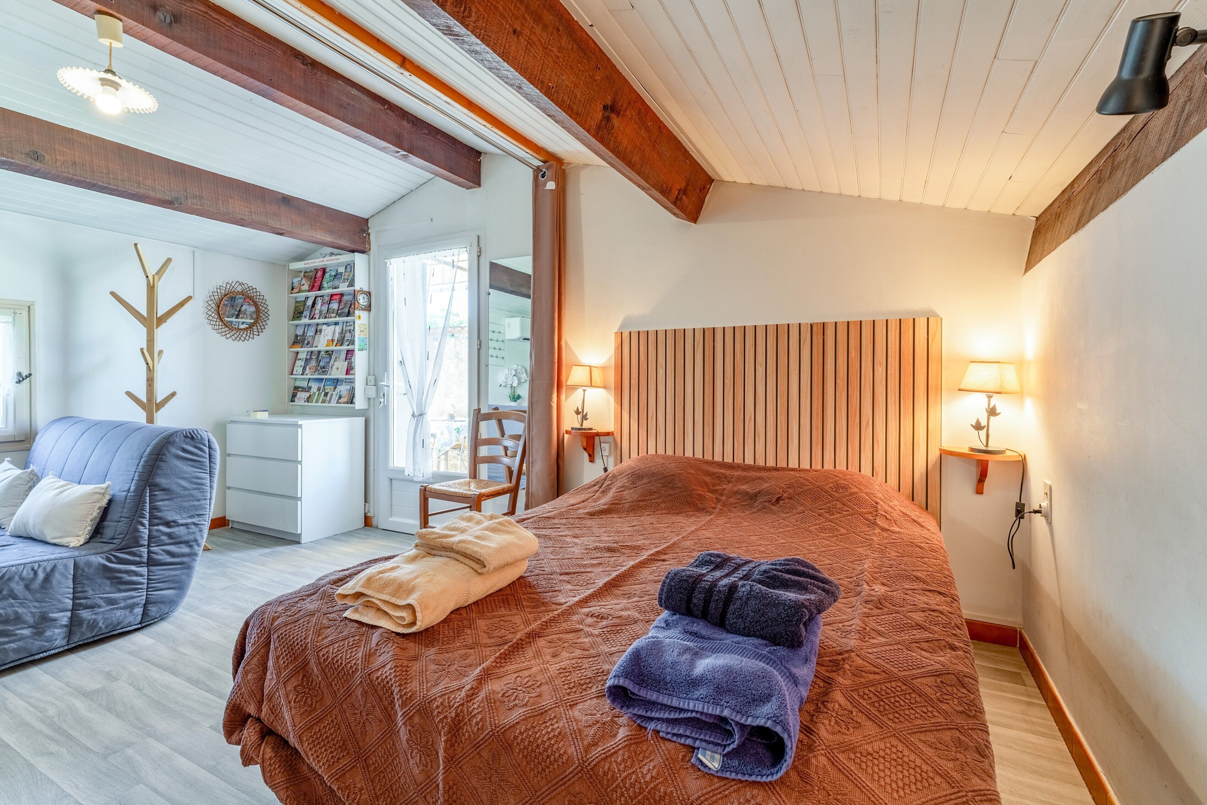 1 chambre, fer et planche à repasser, Wi-Fi, draps fournis
