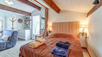 1 chambre, fer et planche à repasser, Wi-Fi, draps fournis