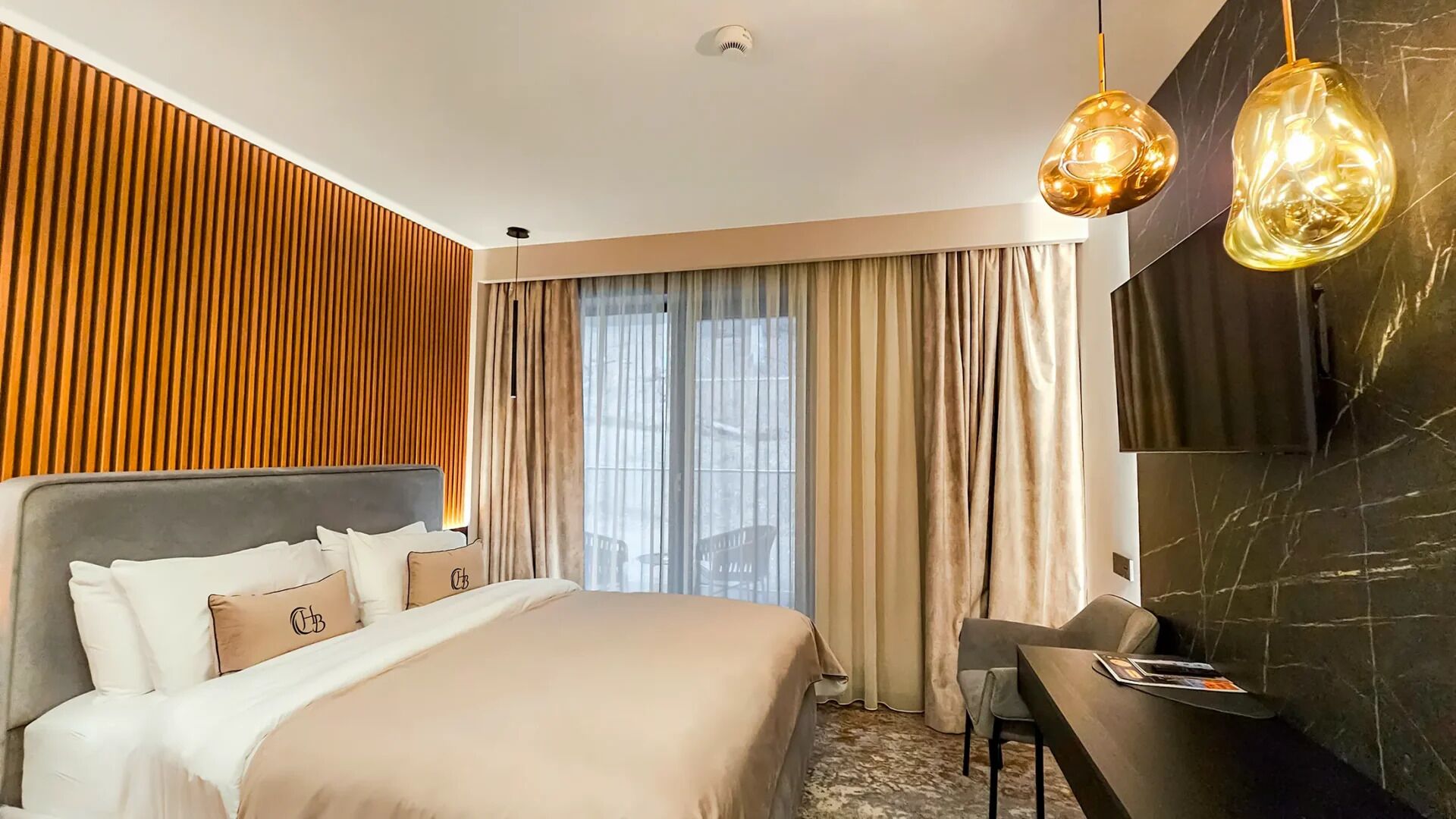 Chambre Double, balcon, vue montagne