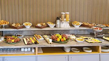 Petit déjeuner buffet compris tous les jours