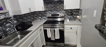 Spacious Retreat- 10 mins to FLL Airport/beach