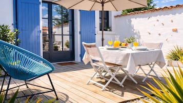 Superior House, Garden View | Outdoor dining