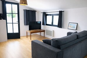 Superior Apartment | Living area - Clos des Aigrettes  (La Cotinière)