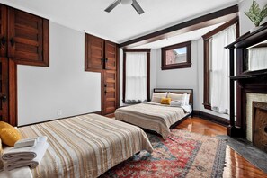 7 habitaciones, tabla de planchar con plancha, wifi y ropa de cama 