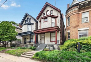 Exterior - The Crimson Cottage- A Premium Highlands Retreat! (Louisville)