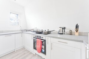 Fridge, microwave, electric kettle, toaster - The Residence by Guestz (Cheltenham)