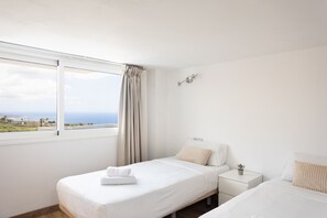 4 bedrooms, iron/ironing board, free WiFi, bed sheets - HOUSE SOL TIJOCO. ADEJE (Adeje)