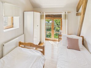 3 bedrooms, iron/ironing board, free WiFi - House with pool near Lascaux for 6 guests (La Chapelle-Aubareil)