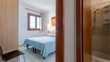 1 chambre, fer et planche Ă repasser, Wi-Fi, draps fournis