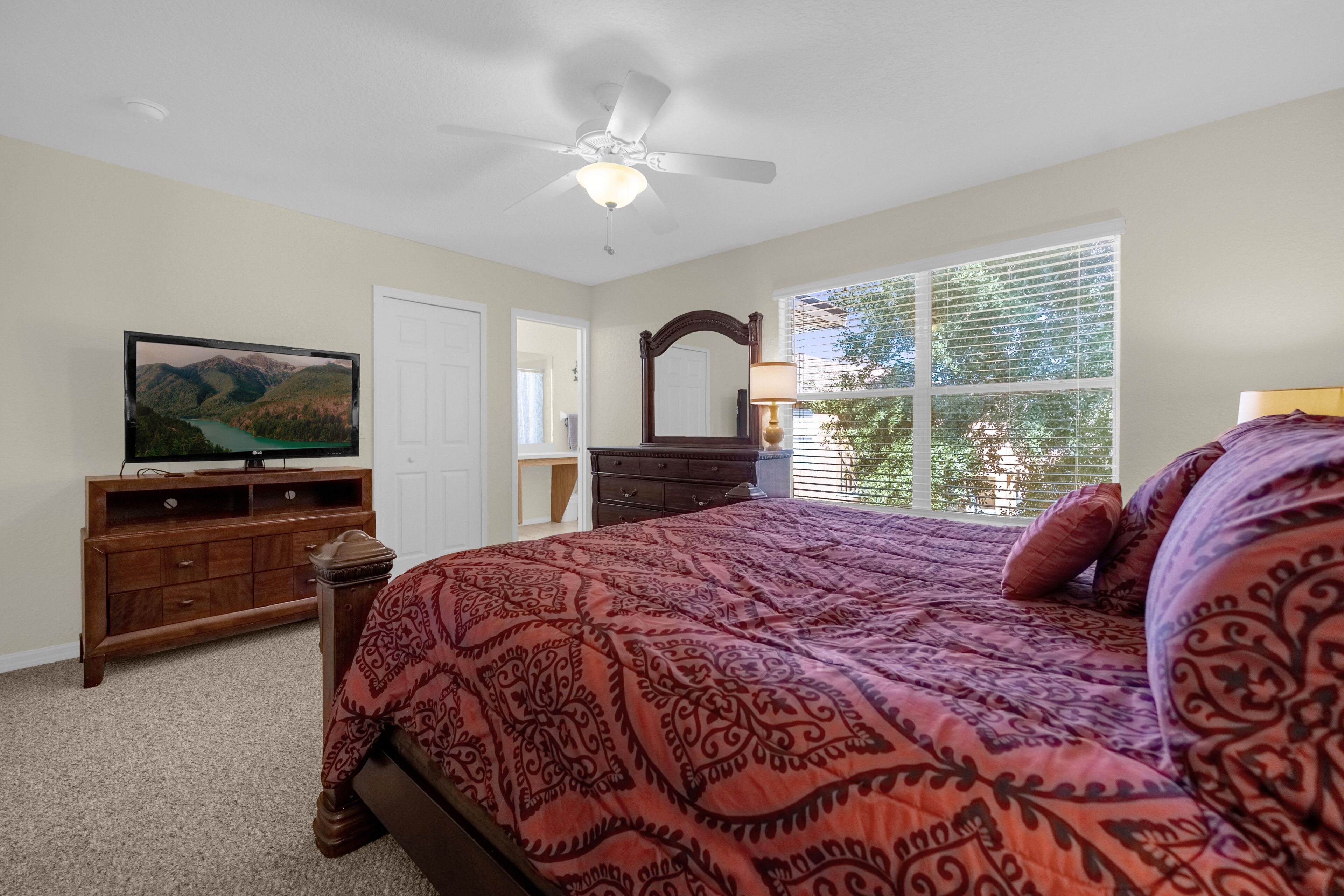 3 bedrooms, desk, iron/ironing board, WiFi