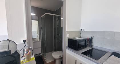 2-person studio, private enclosed terrace, private parking space