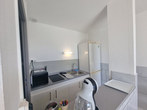 2-person studio, private enclosed terrace, private parking space