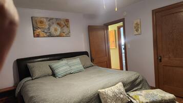 2 chambres, fer et planche à repasser, Wi-Fi, draps fournis