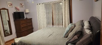 Charming 2-bedroom apartment with AC in vibrant Austin,Mn