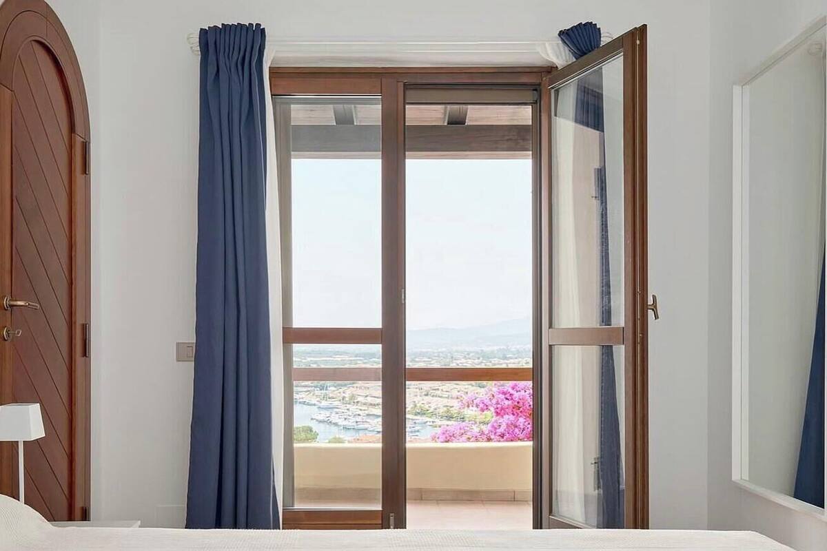 Apartamento, vistas al puerto | Ropa de cama hipoalergénica y tabla de planchar con plancha
