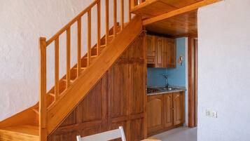 Apartment (Twin beds in mezzanine) | Living area